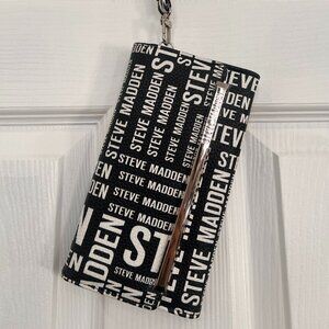 Steve Madden Black & White Logo Wristlet Wallet Crossbody Bag w/ Metal Bar